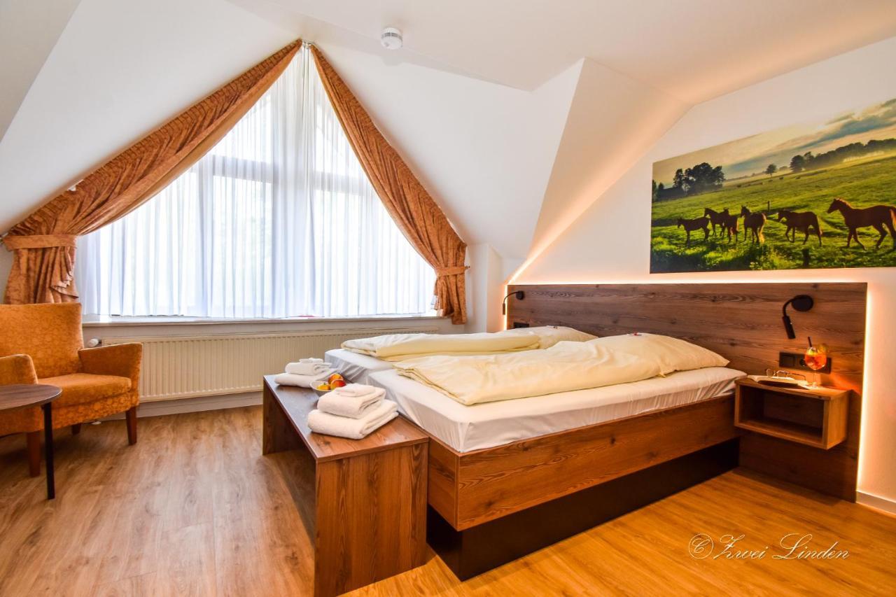 Hotel Zwei Linden - Links Der Elbe - Niedersachsen Balje ภายนอก รูปภาพ